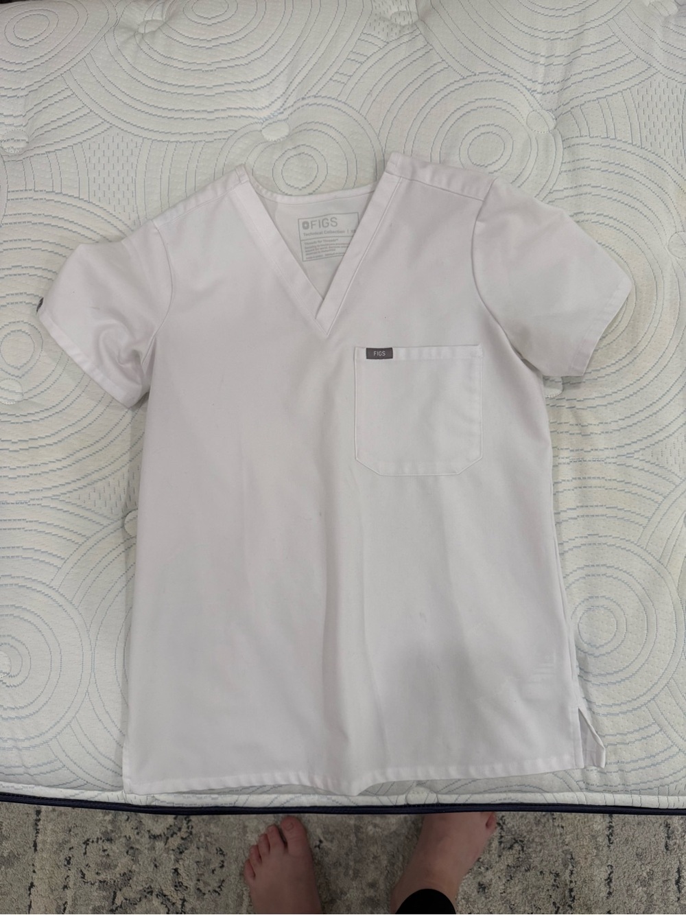 FIGS White V-Neck Short Sleeve Top